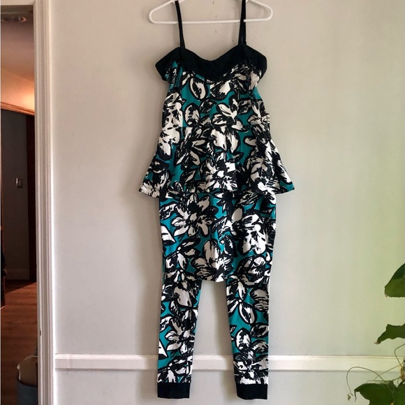 Betsey Johnson Dresses & Skirts - Betsy Johnson Floral Peplum Dress & Leggings